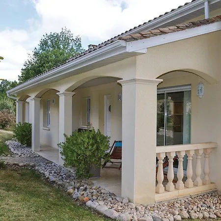 Four-bedroom Holiday In Dom wakacyjny Trélissac